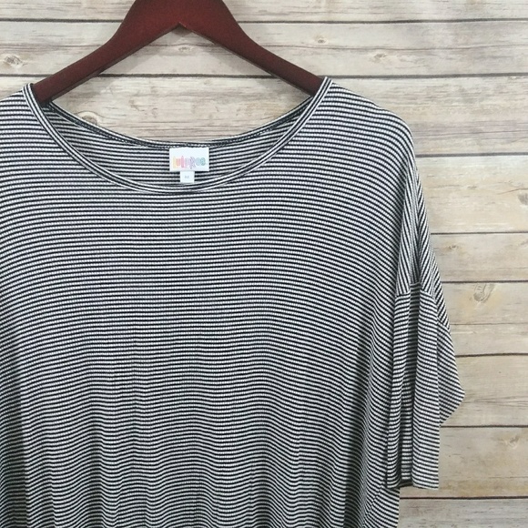 🚫 SOLD Lularoe Irma Striped Black White Medium - Picture 2 of 6